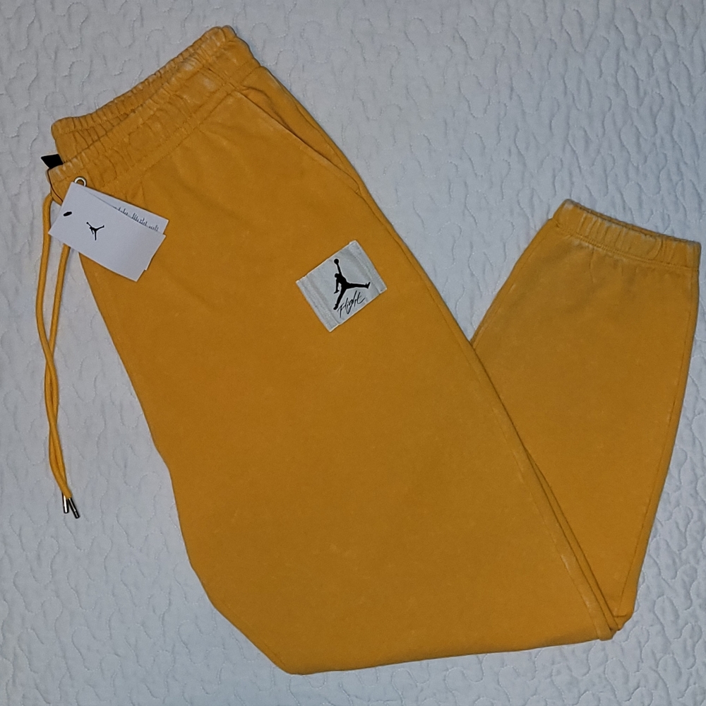 Jordan Flight Fleece Pants Gold Size Large Brand New DR3089-680